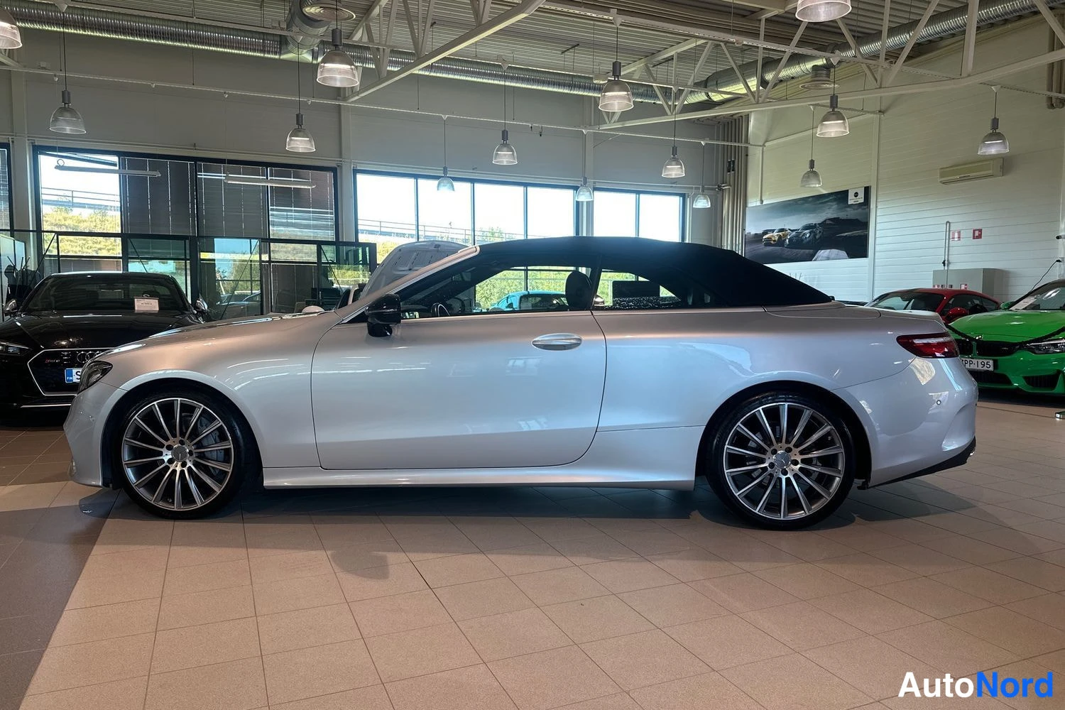 Hopea Mercedes-Benz E 2018, sivulta, kuva 4