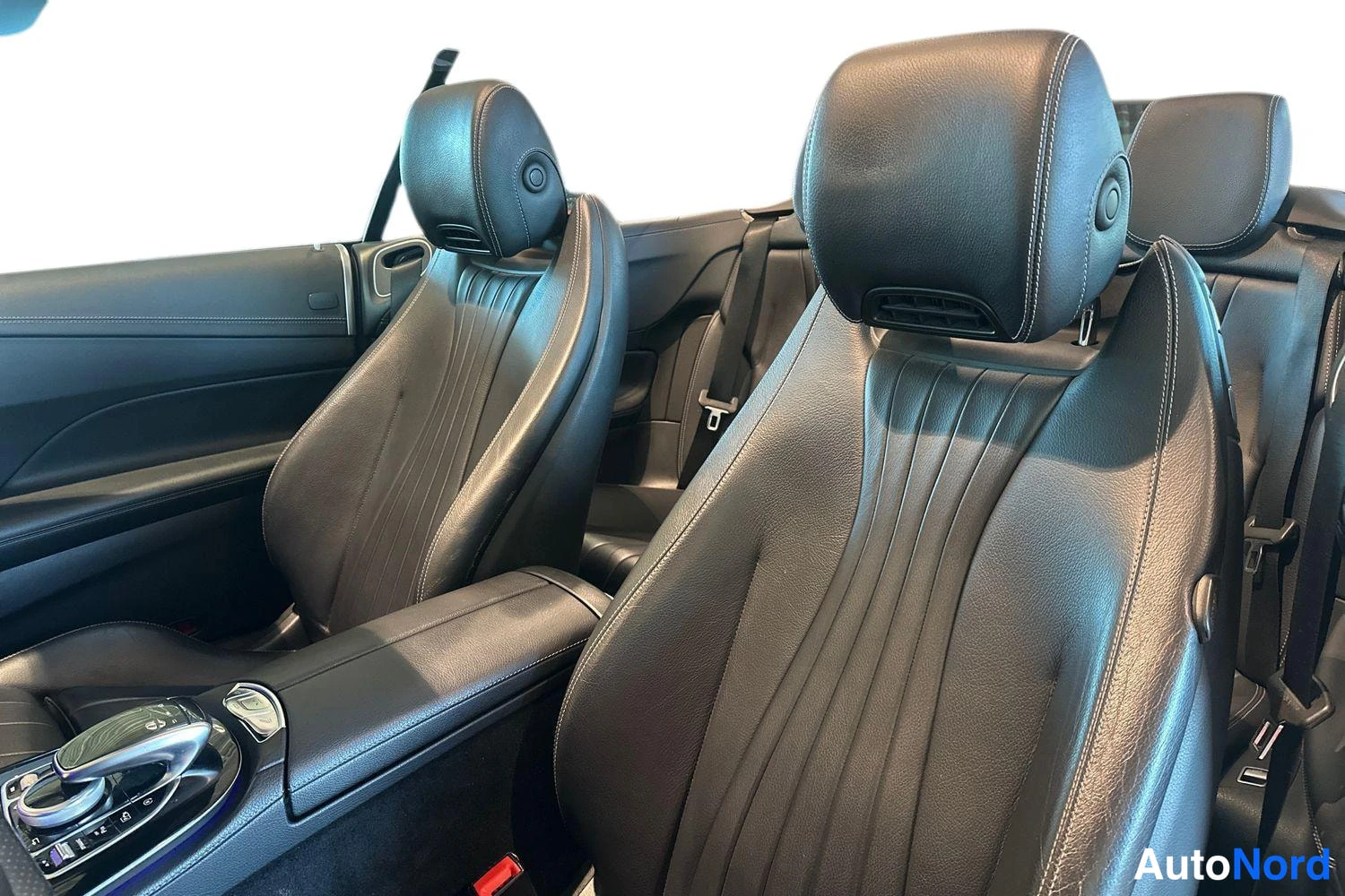 Hopea Mercedes-Benz E 2018, etuistuimet, kuva 13