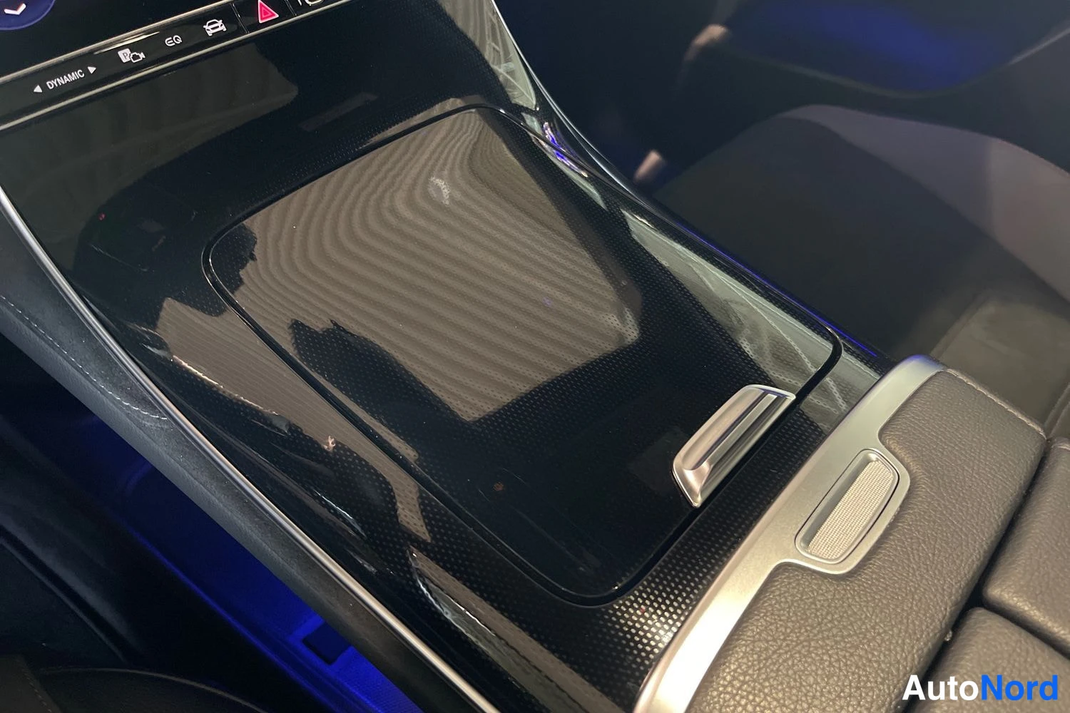 Musta Mercedes-Benz EQE SUV 2023, yksityiskohta, kuva 14
