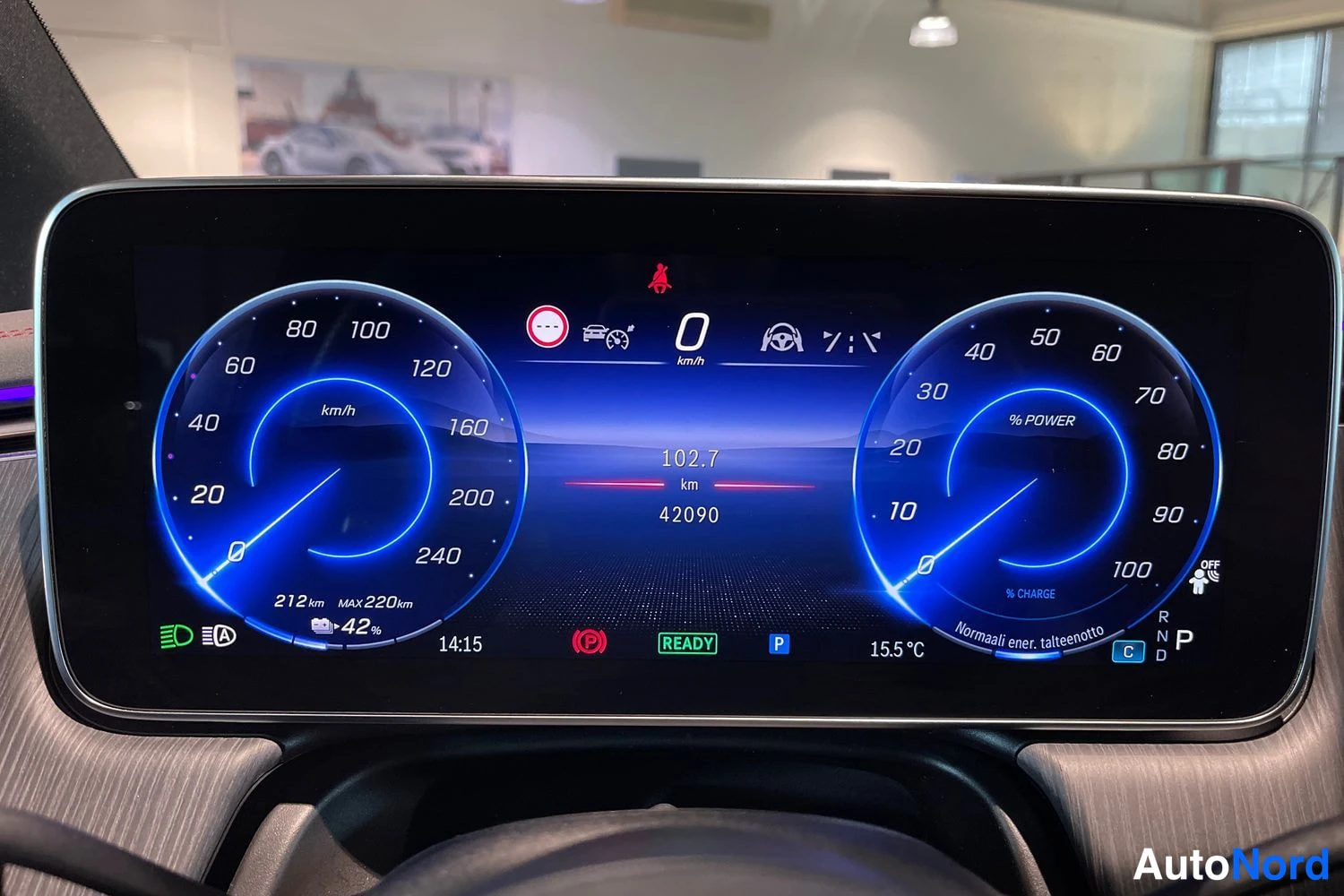 Musta Mercedes-Benz EQE SUV 2023, yksityiskohta, kuva 15