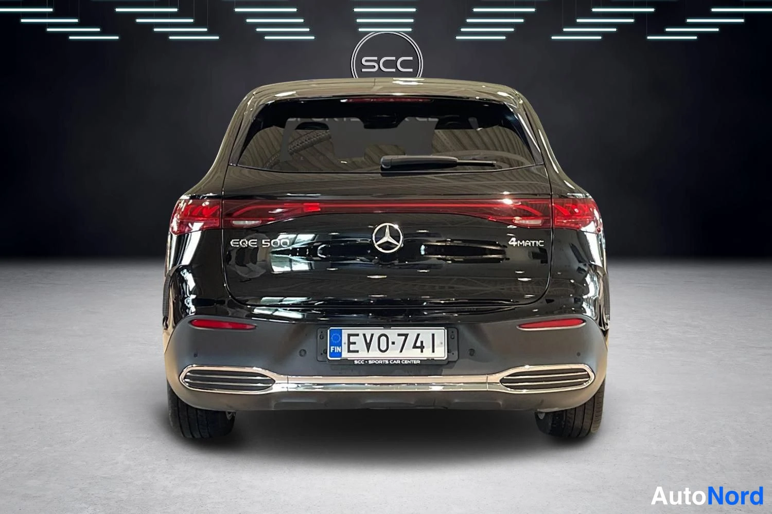 Musta Mercedes-Benz EQE SUV 2023, takaa, kuva 5