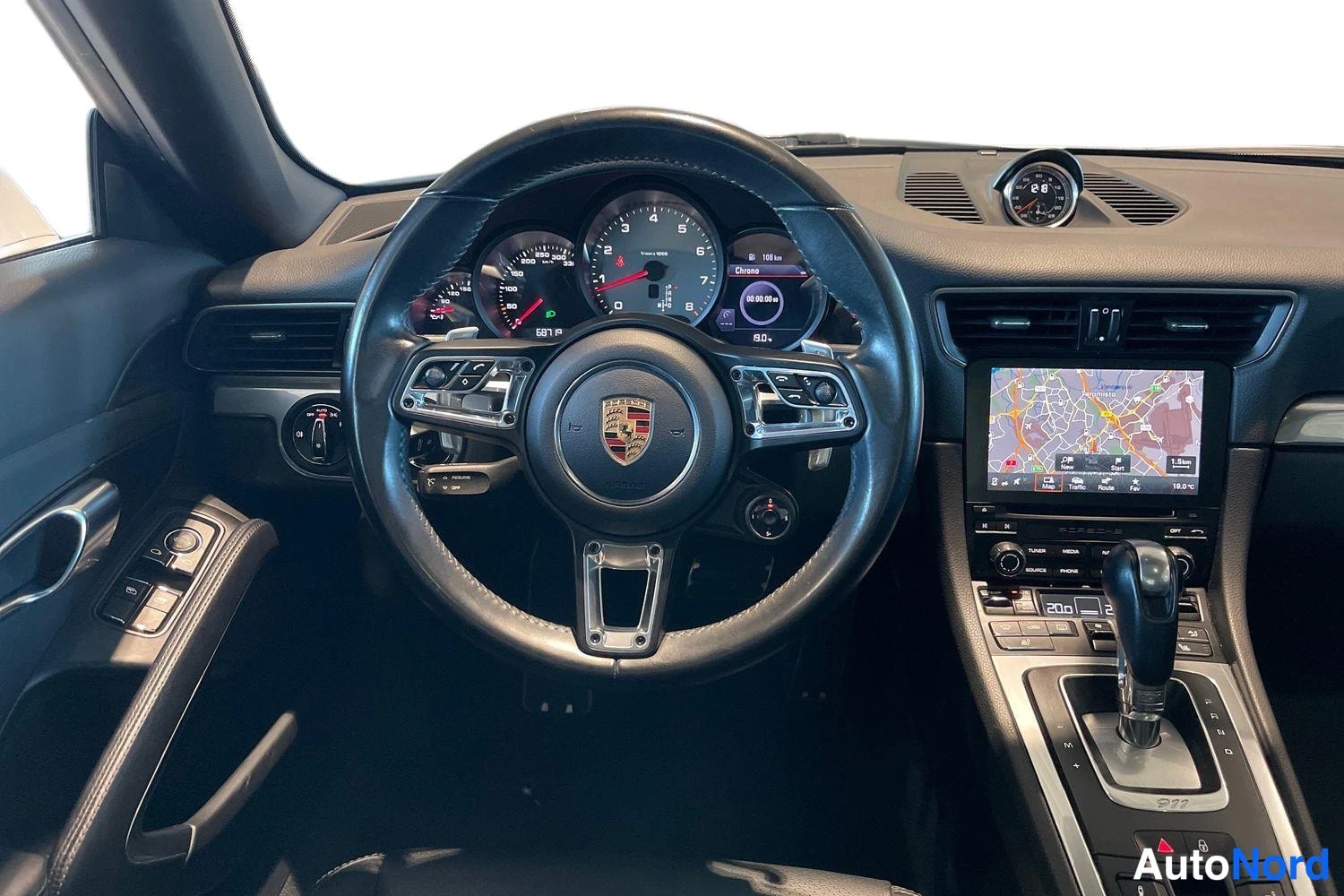 Valkoinen Porsche Carrera 2017, ohjaamo, kuva 7