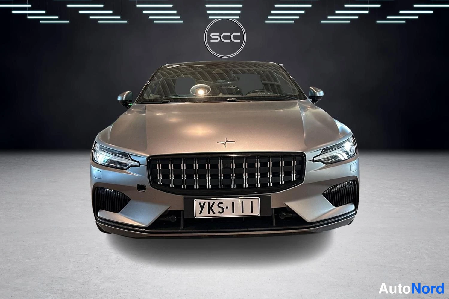 Harmaa Polestar 1 2021, edestä, kuva 2