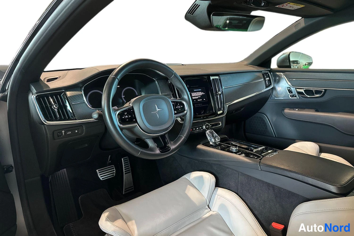 Harmaa Polestar 1 2021, ohjaamo, kuva 6