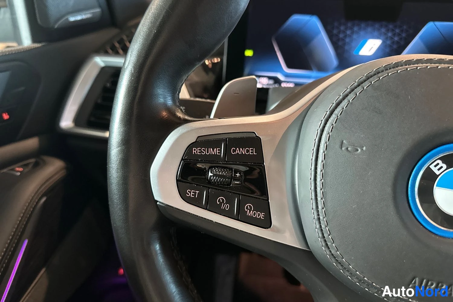 Valkoinen BMW X5 2025, yksityiskohta, kuva 21