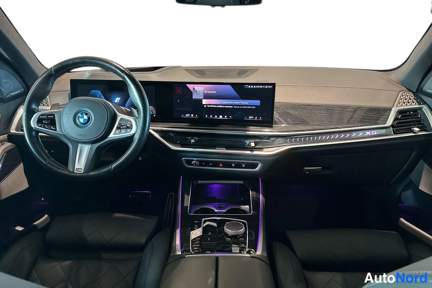 Valkoinen BMW X5 2025, ohjaamo, kuva 8