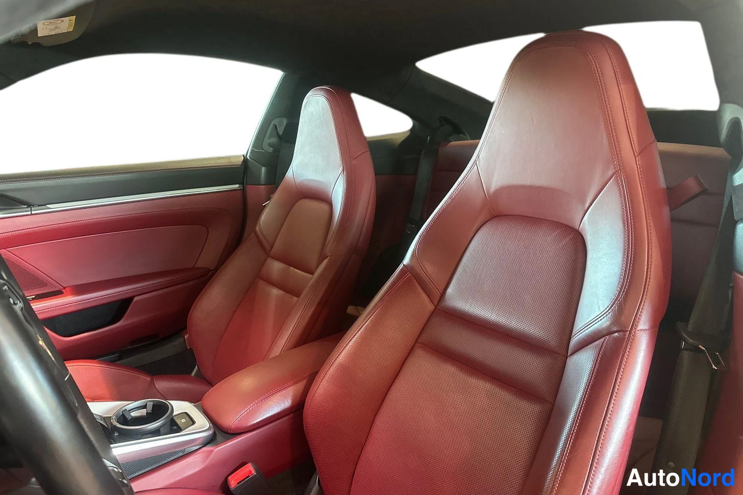 Harmaa Porsche Carrera 2020, etuistuimet, kuva 11