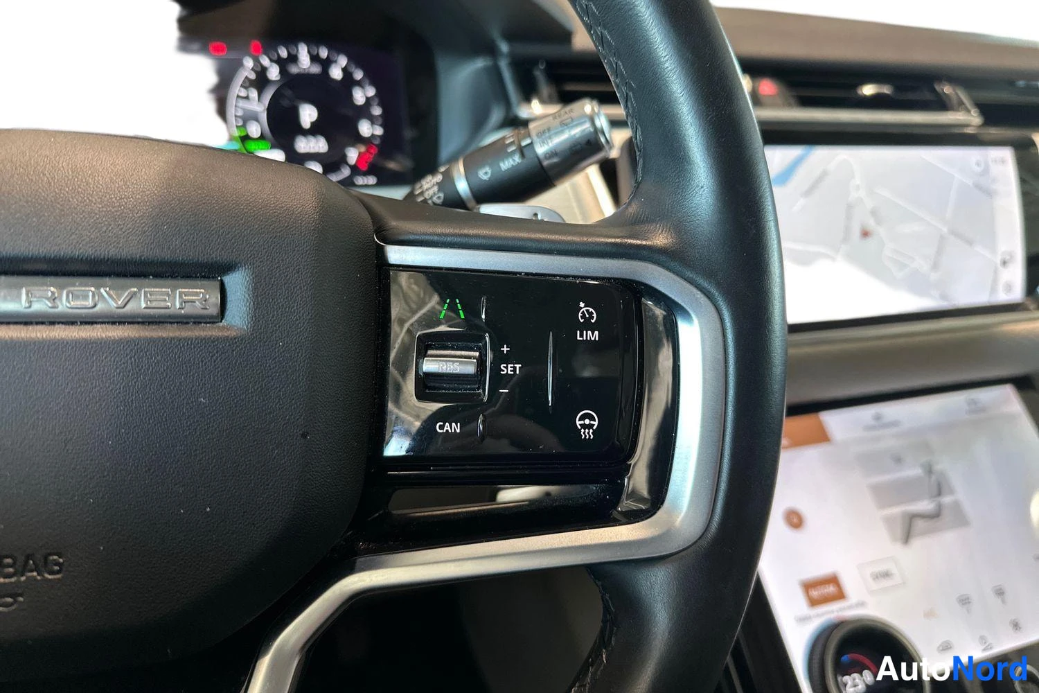 Valkoinen Land Rover Range Rover 2021, yksityiskohta, kuva 23