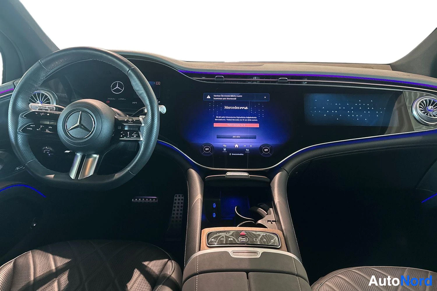 Musta Mercedes-Benz EQS 2024, ohjaamo, kuva 7