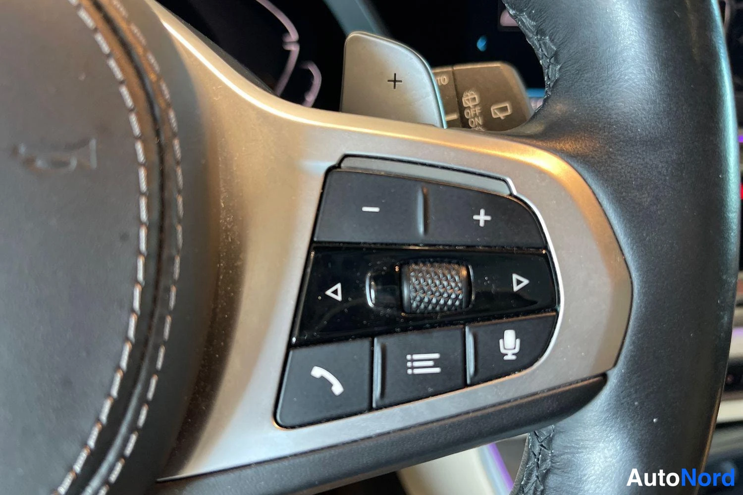 Sininen BMW X5 2021, yksityiskohta, kuva 22