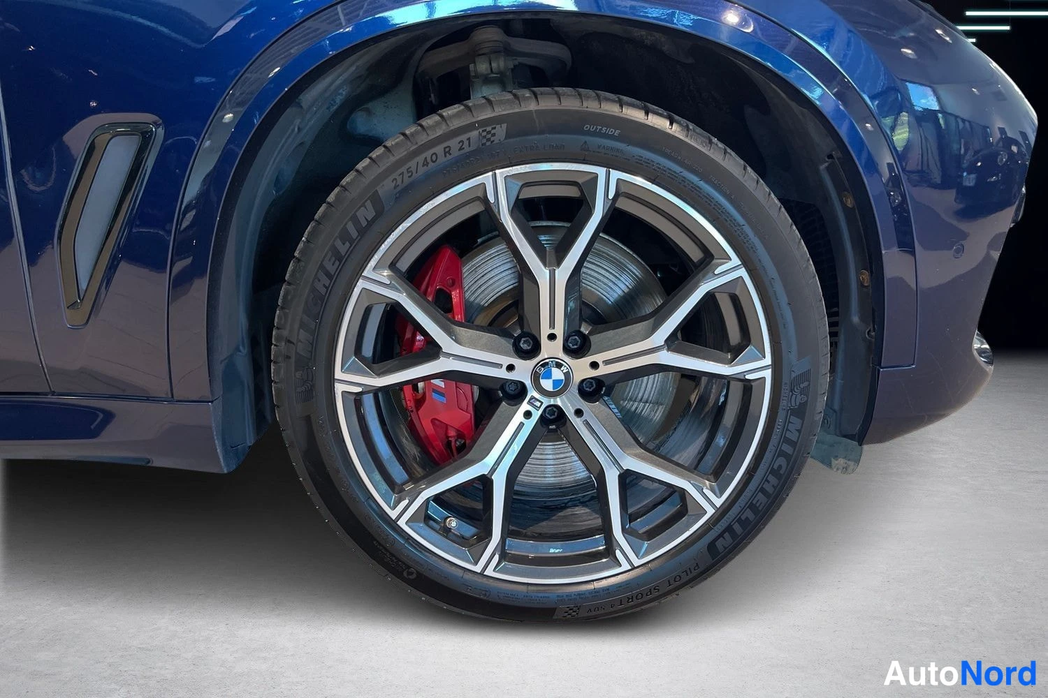Sininen BMW X5 2021, yksityiskohta, kuva 13