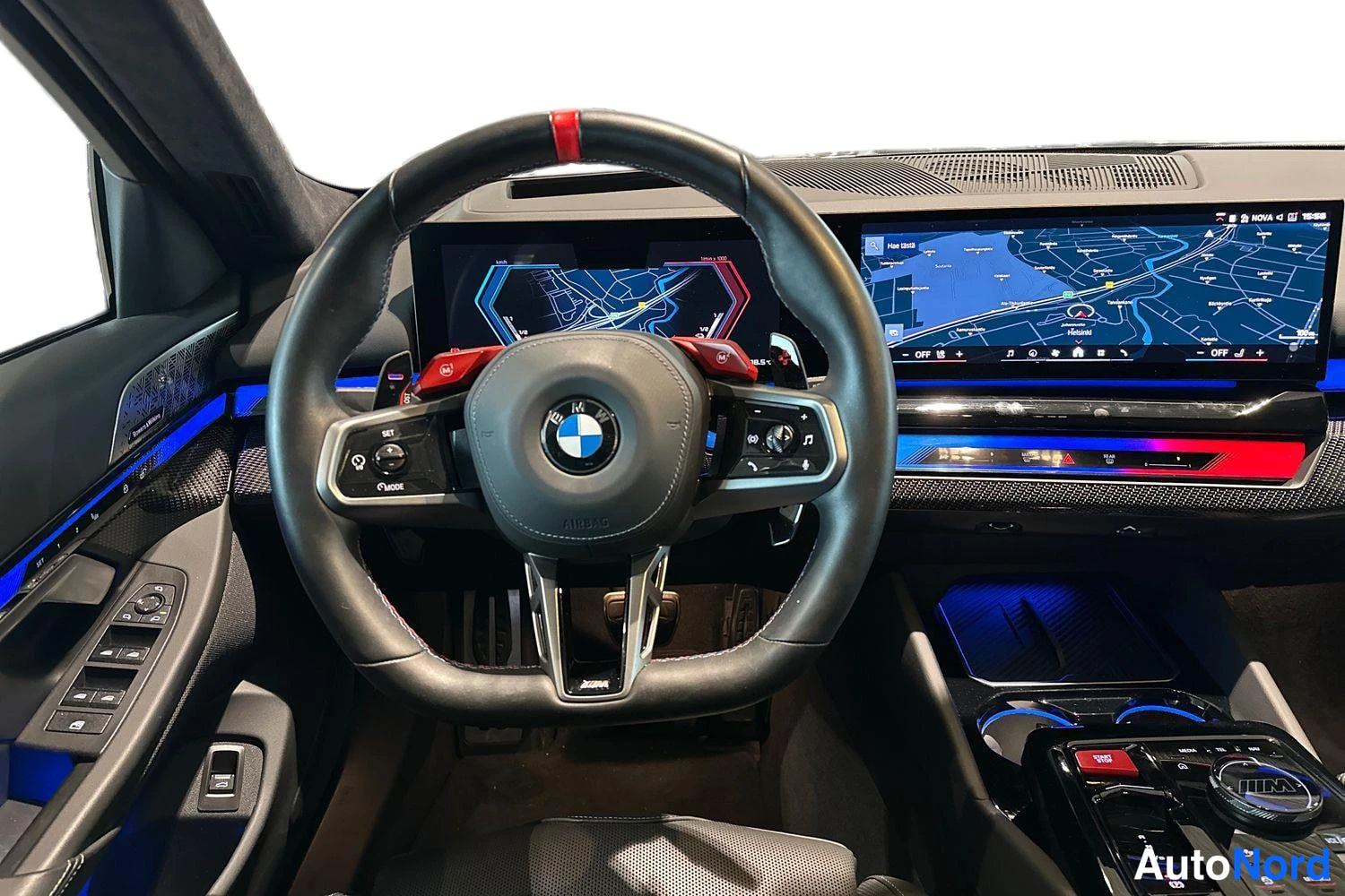 Harmaa BMW M5 2025, ohjaamo, kuva 7