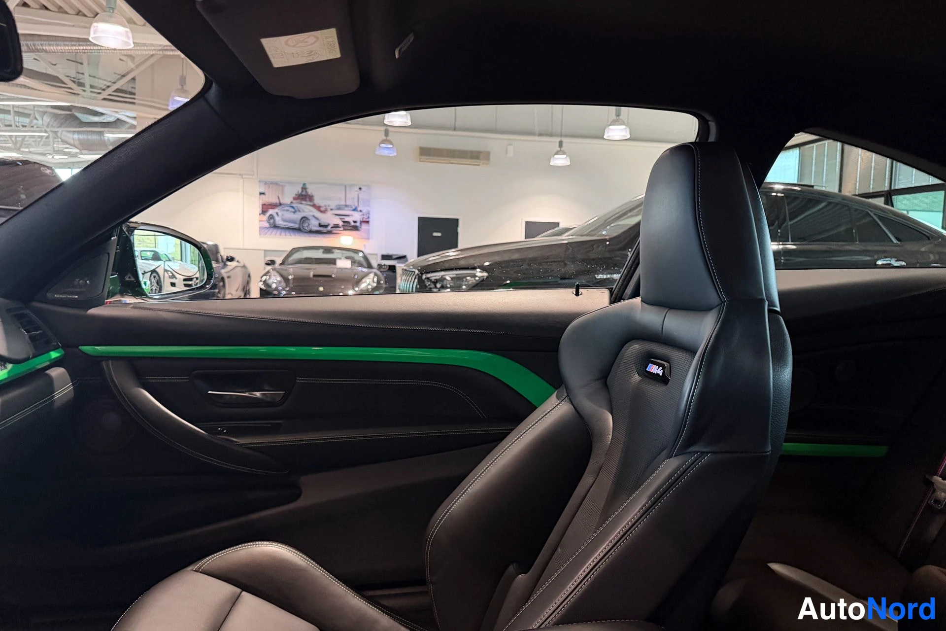Vihreä BMW M4 2019, etuistuimet, kuva 16