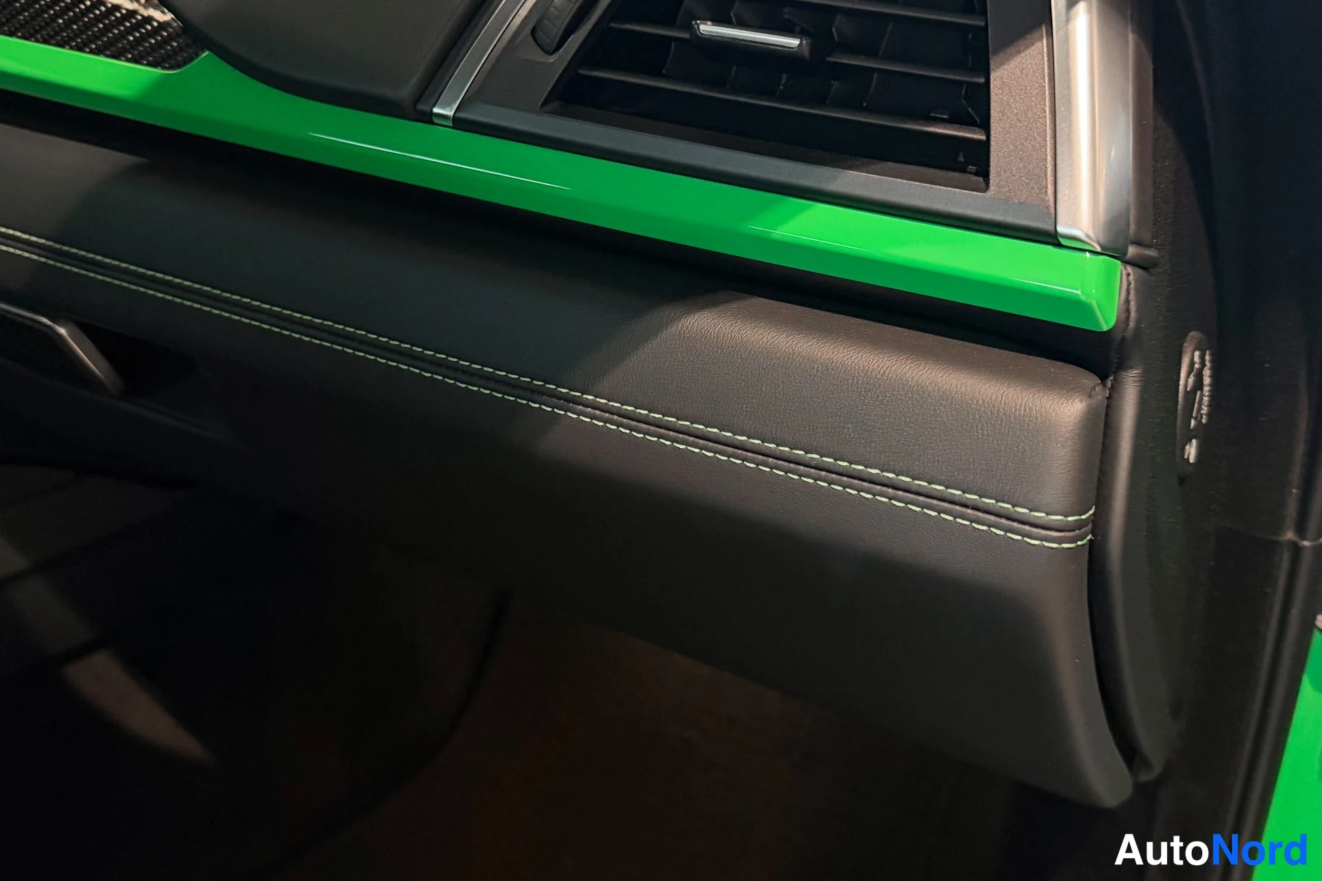 Vihreä BMW M4 2019, yksityiskohta, kuva 28