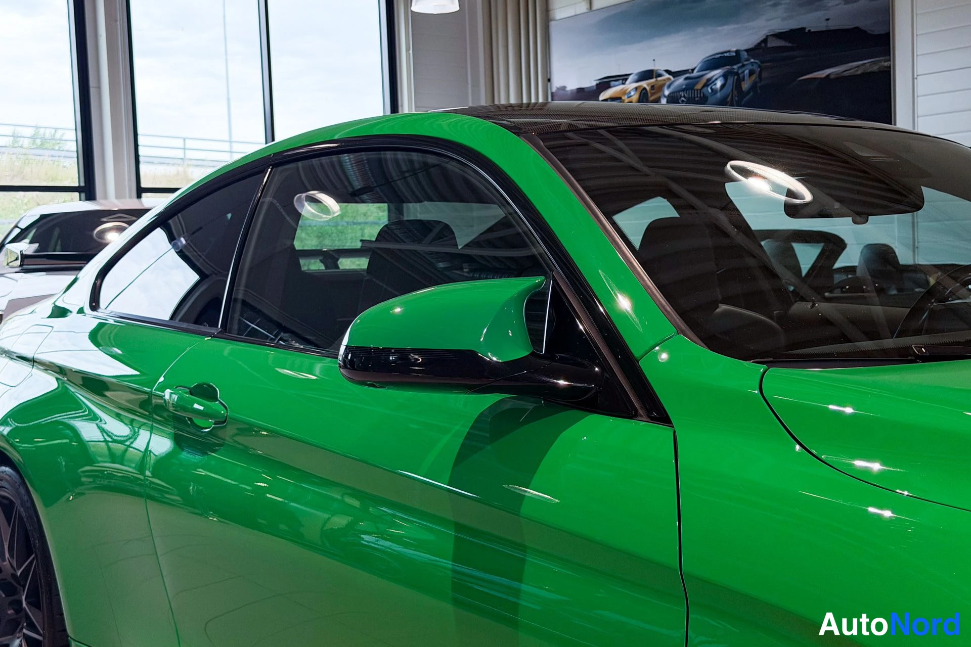 Vihreä BMW M4 2019, sivulta, kuva 6
