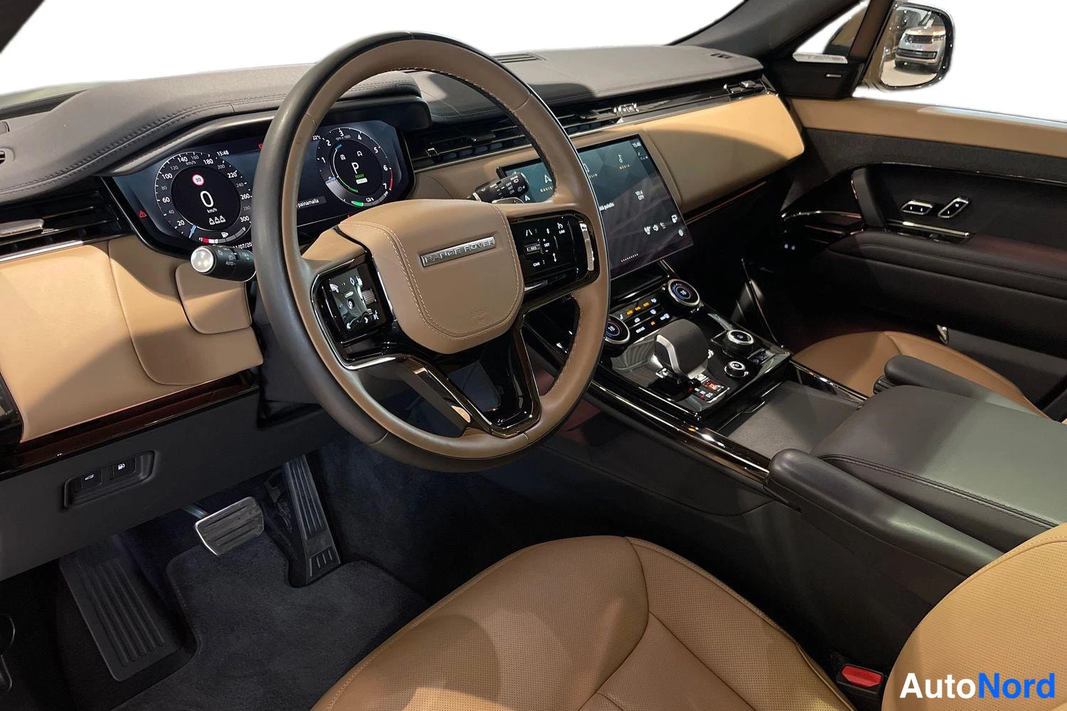 Harmaa Land Rover Range Rover 2023, ohjaamo, kuva 6