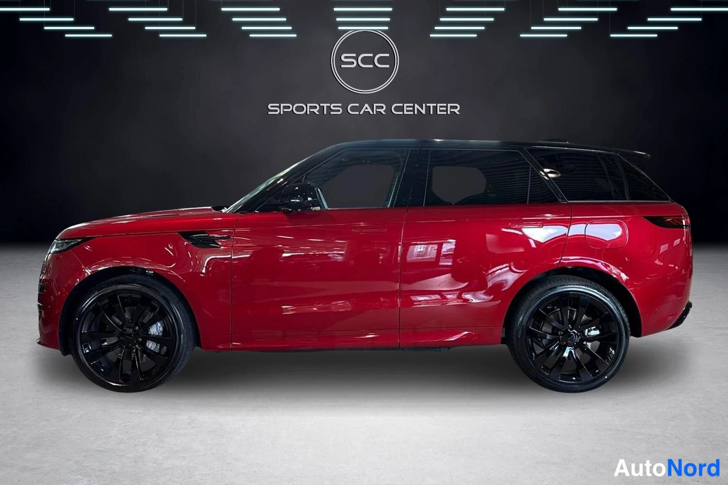 Punainen Rover Sport 2026, sivulta, kuva 3