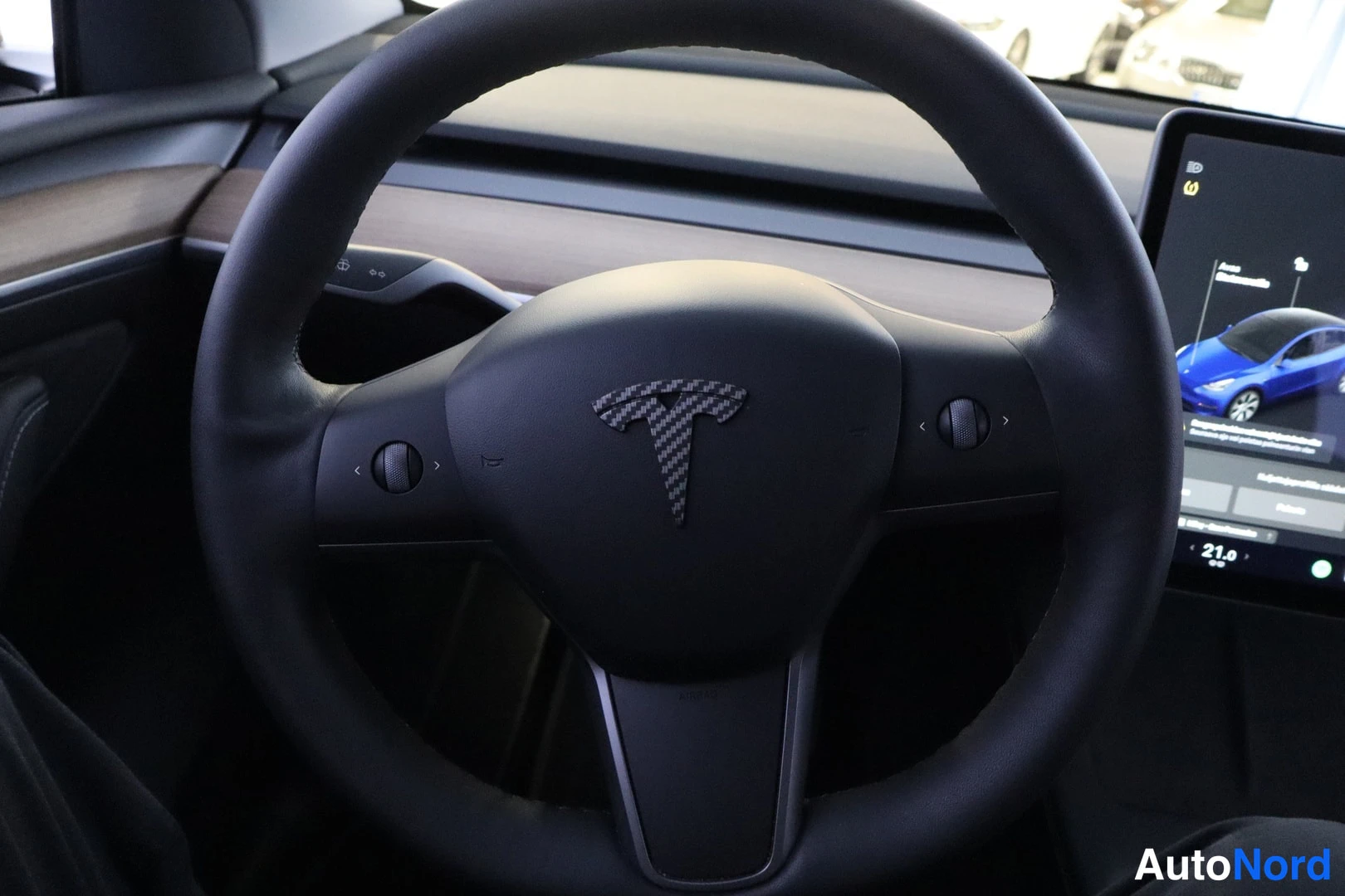 Sininen Tesla Model Y 2021, yksityiskohta, kuva 15