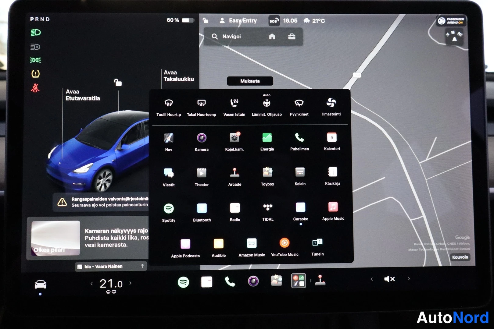 Sininen Tesla Model Y 2021, yksityiskohta, kuva 17
