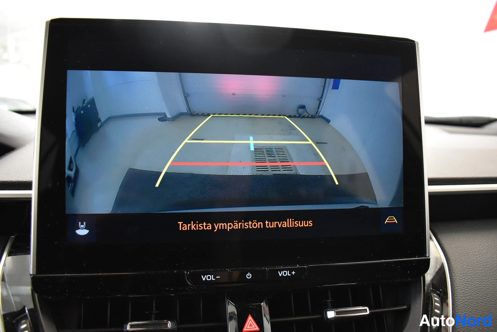 Harmaa Toyota Corolla Cross 2024, yksityiskohta, kuva 14