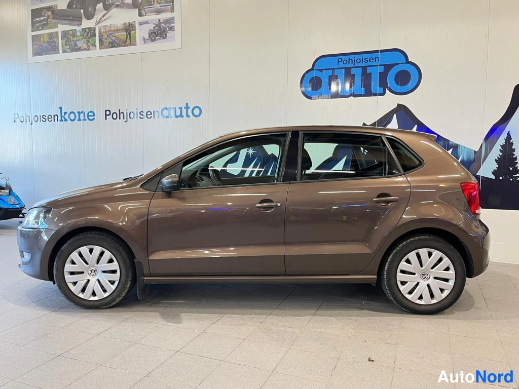 Ruskea Volkswagen Polo 2012, takaviisto, kuva 5