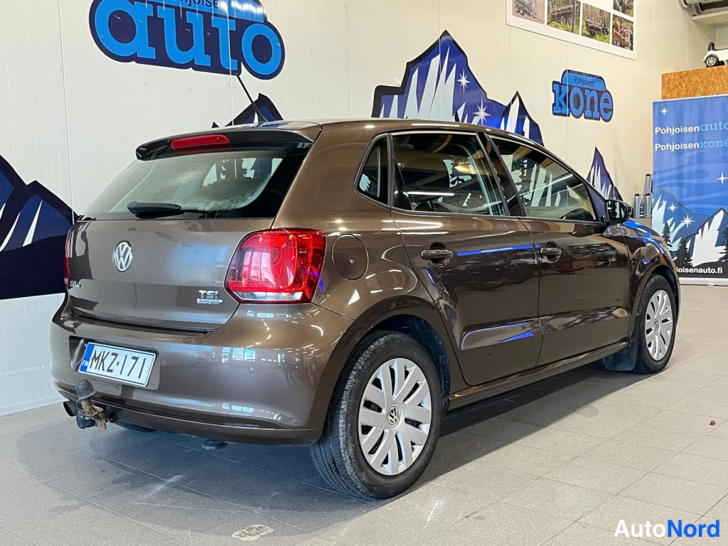 Ruskea Volkswagen Polo 2012, takaviisto, kuva 7