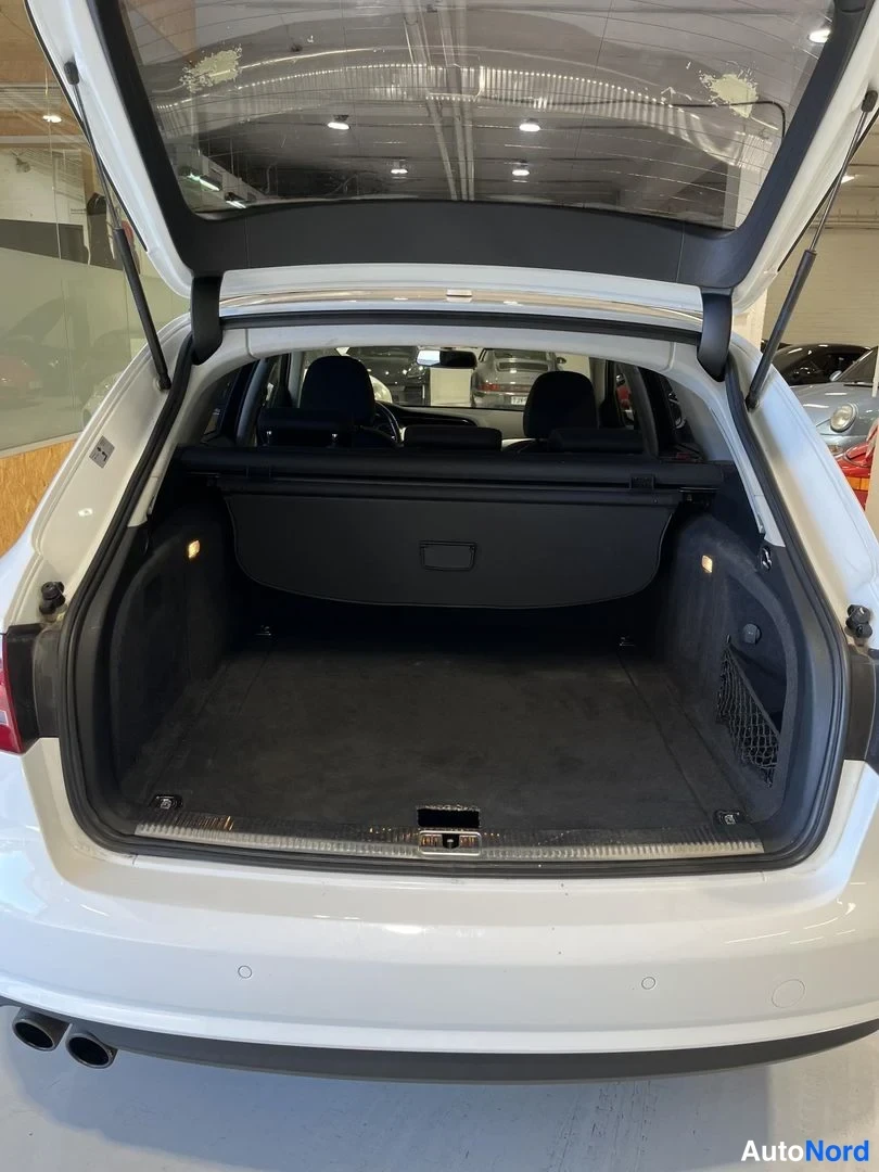 Valkoinen Audi A4 2012, tavaratila, kuva 13
