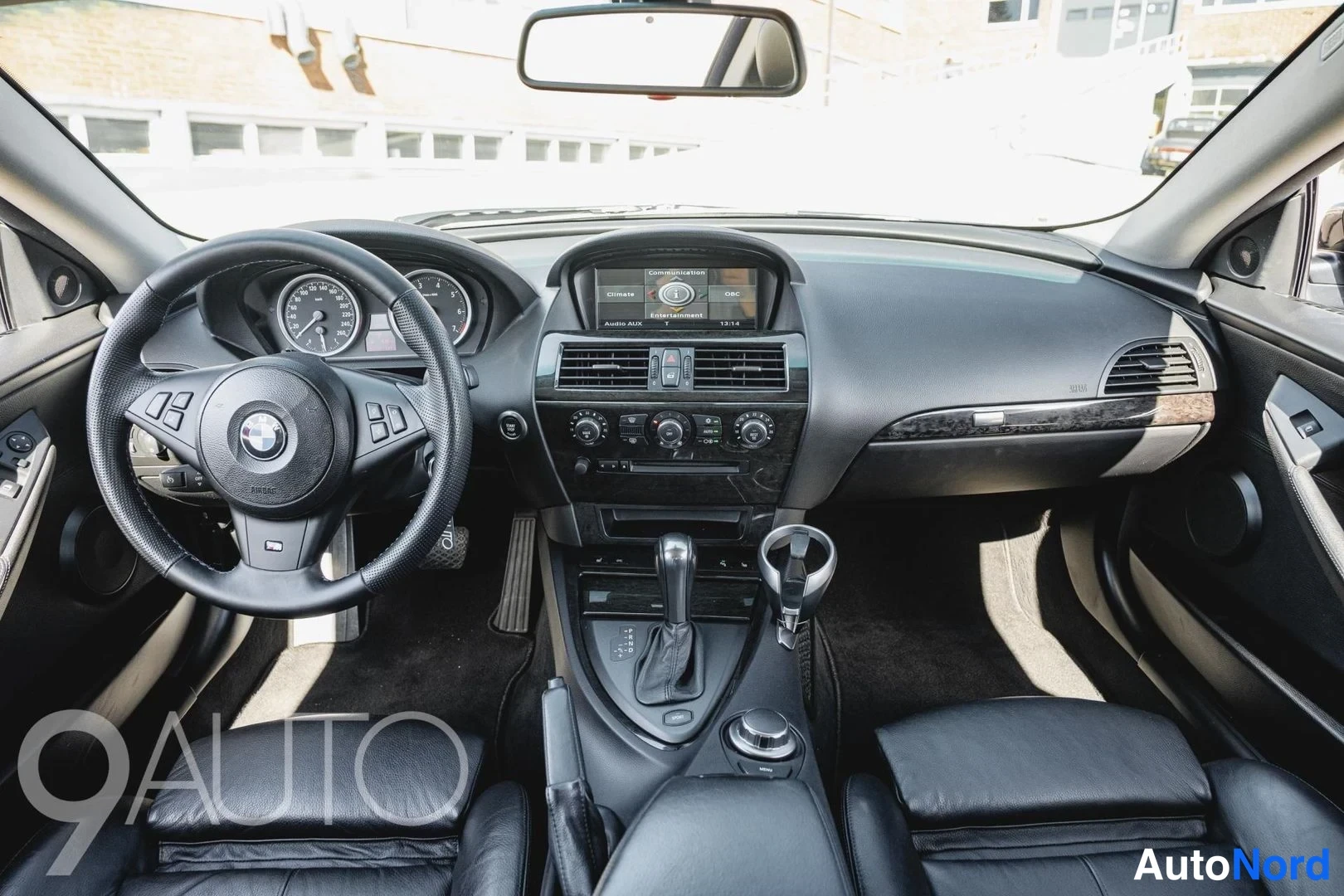 Musta BMW 650i 2007, ohjaamo, kuva 12
