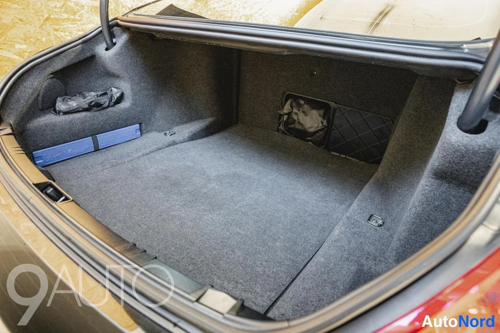 Musta BMW 650i 2007, tavaratila, kuva 18