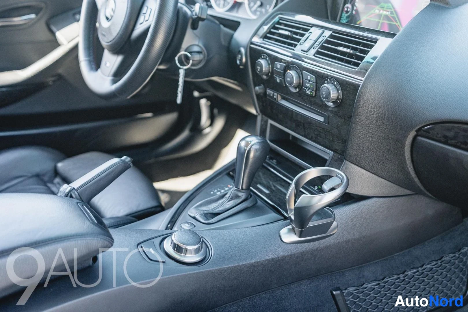 Musta BMW 650i 2007, ohjaamo, kuva 14