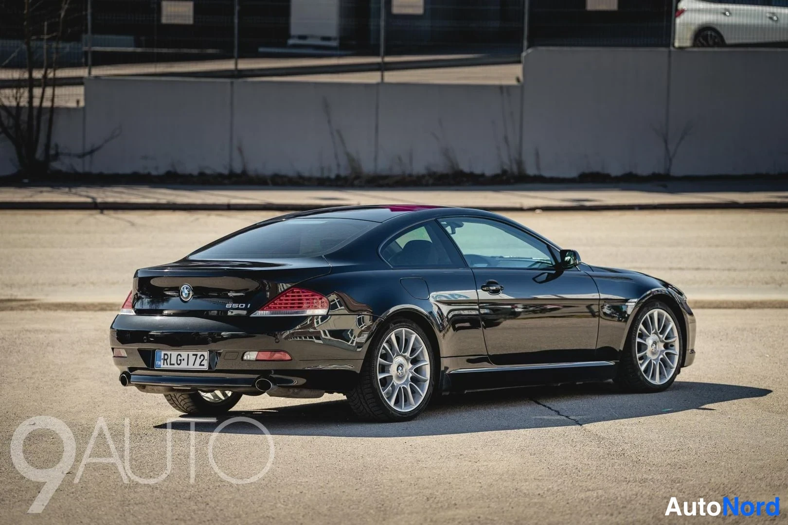 Musta BMW 650i 2007, takaviisto, kuva 8