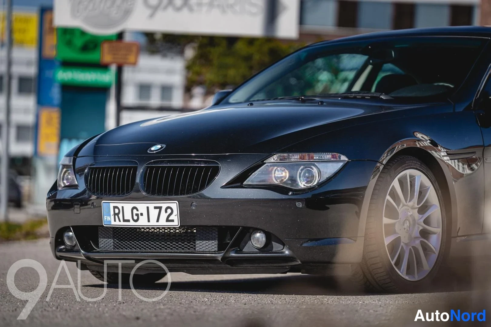 Musta BMW 650i 2007, etuviisto, keula vasemmalle, kuva 2