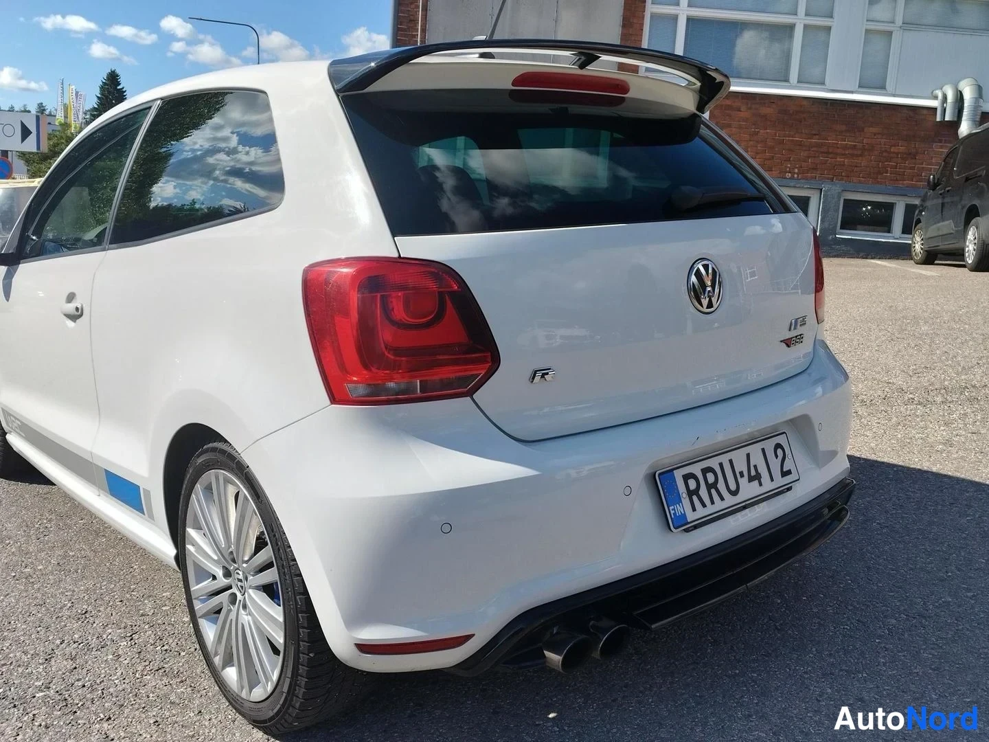 Valkoinen Volkswagen Polo 2013, takaviisto, kuva 6
