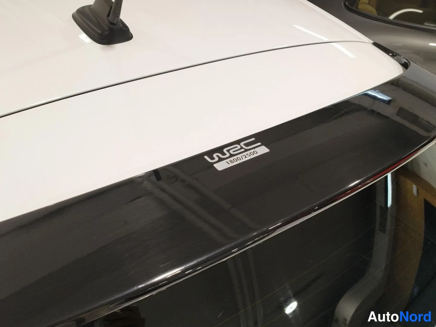 Valkoinen Volkswagen Polo 2013, yksityiskohta, kuva 12