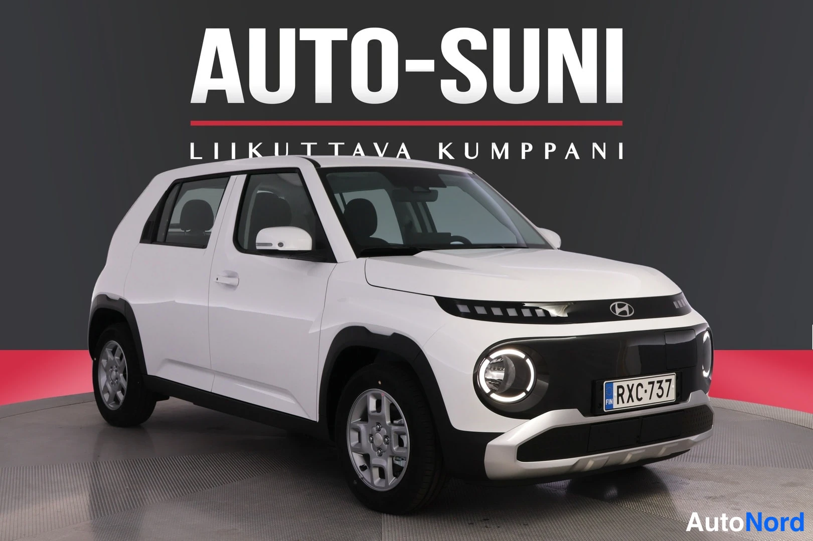 Valkoinen Hyundai Inster 2026, etuviisto, keula oikealle, kuva 2