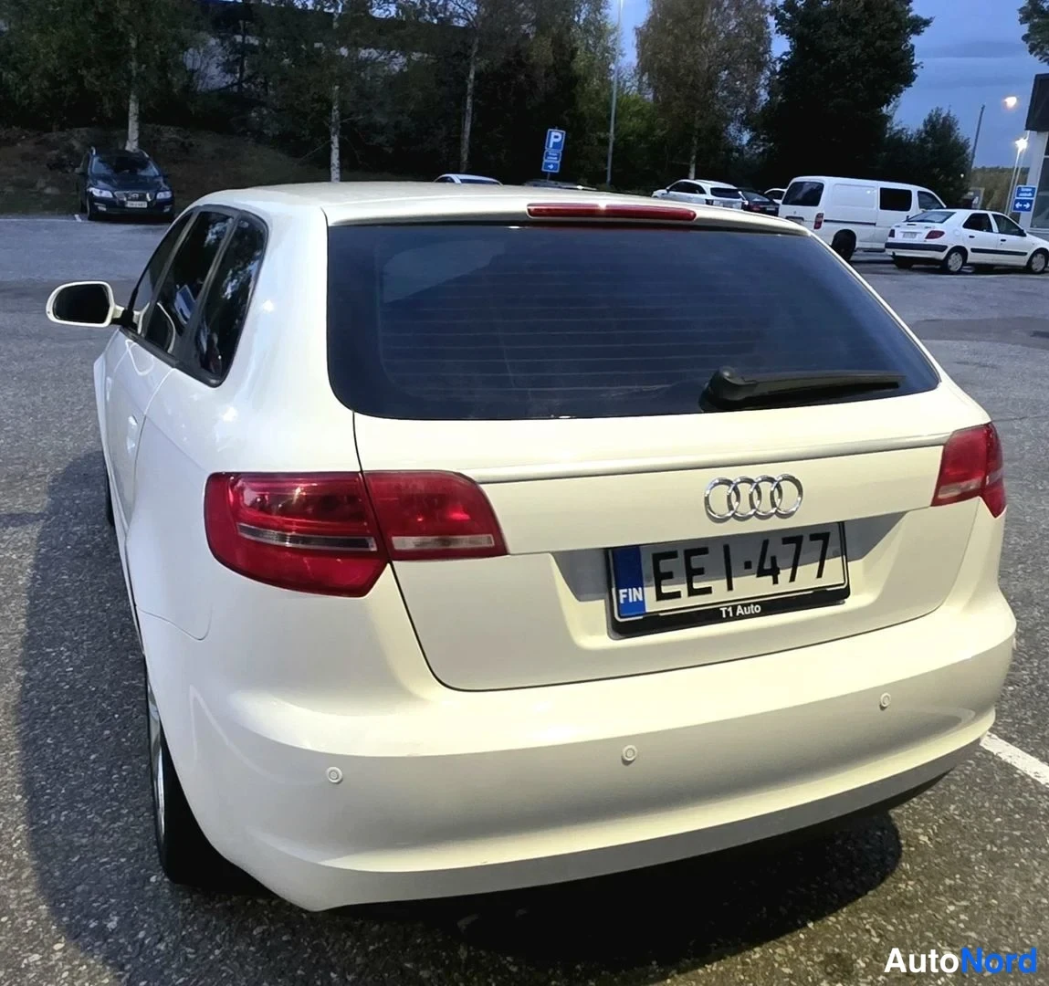 Valkoinen Audi A3 Sportback 2009, takaviisto, kuva 18