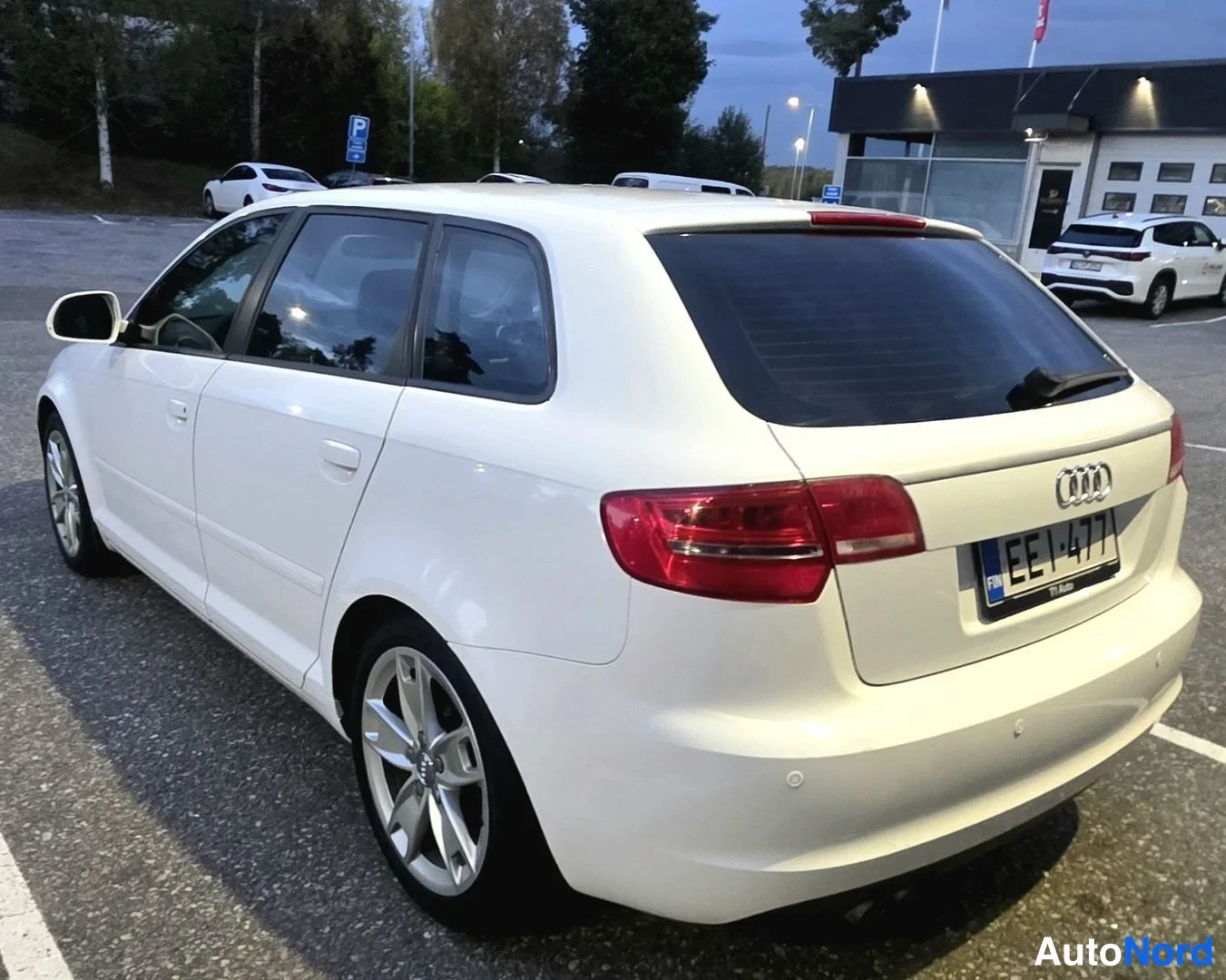 Valkoinen Audi A3 Sportback 2009, takaviisto, kuva 15