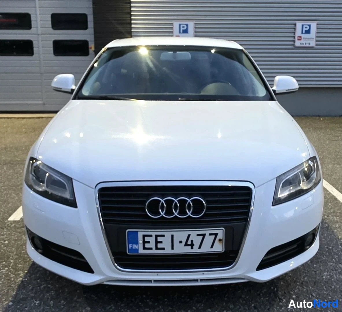 Valkoinen Audi A3 Sportback 2009, edestä, kuva 9