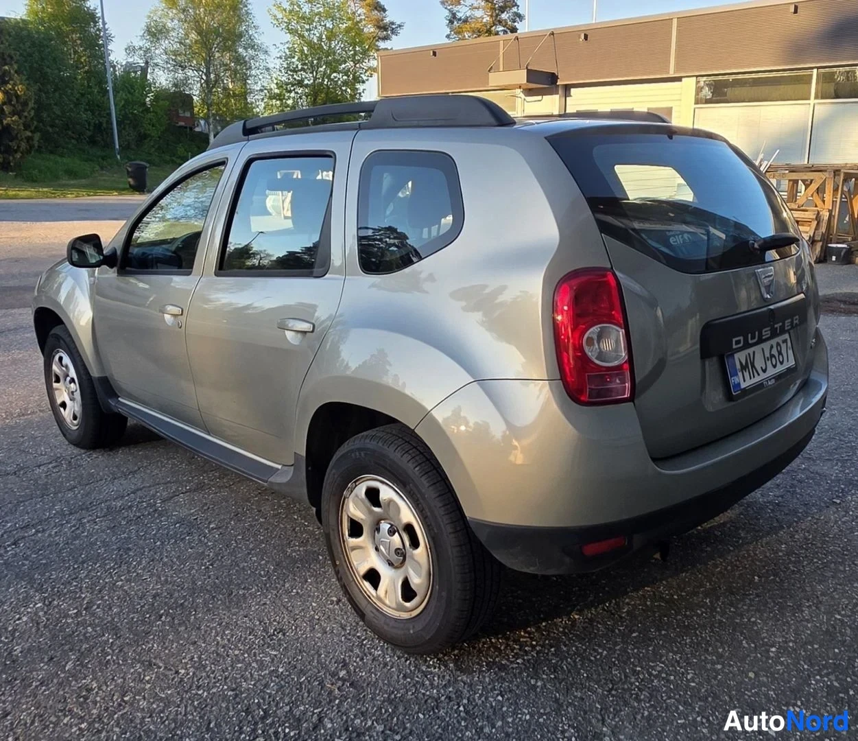 Beige Dacia Duster 2010, takaviisto, kuva 18