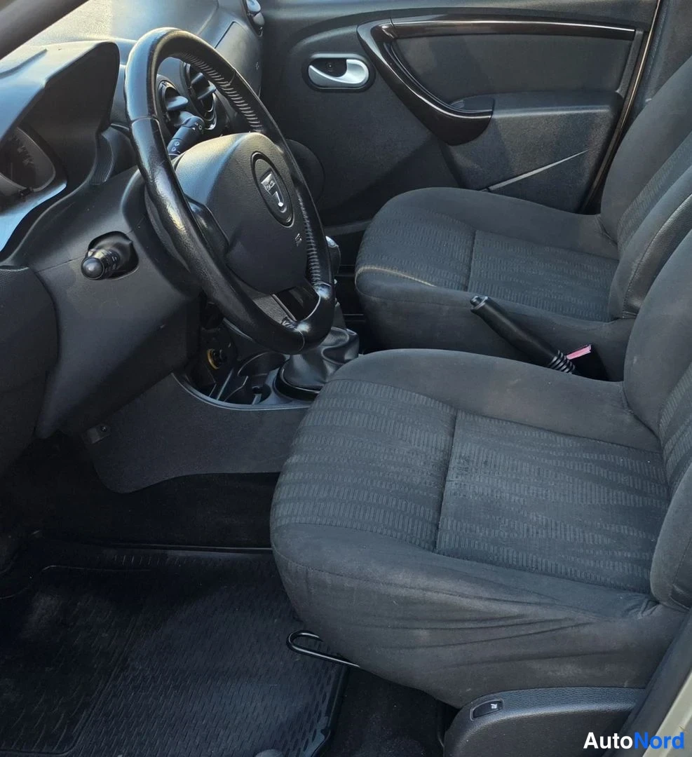 Beige Dacia Duster 2010, ohjaamo, kuva 21