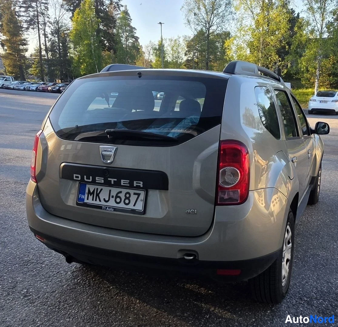 Beige Dacia Duster 2010, takaviisto, kuva 15