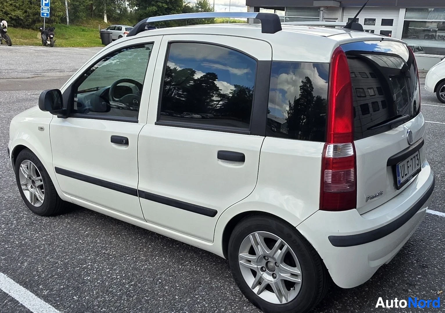 Valkoinen Fiat Panda 2010, takaviisto, kuva 12