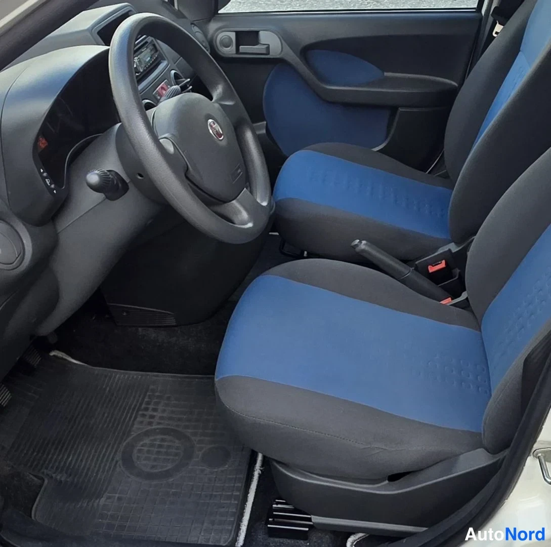 Valkoinen Fiat Panda 2010, etuistuimet, kuva 17