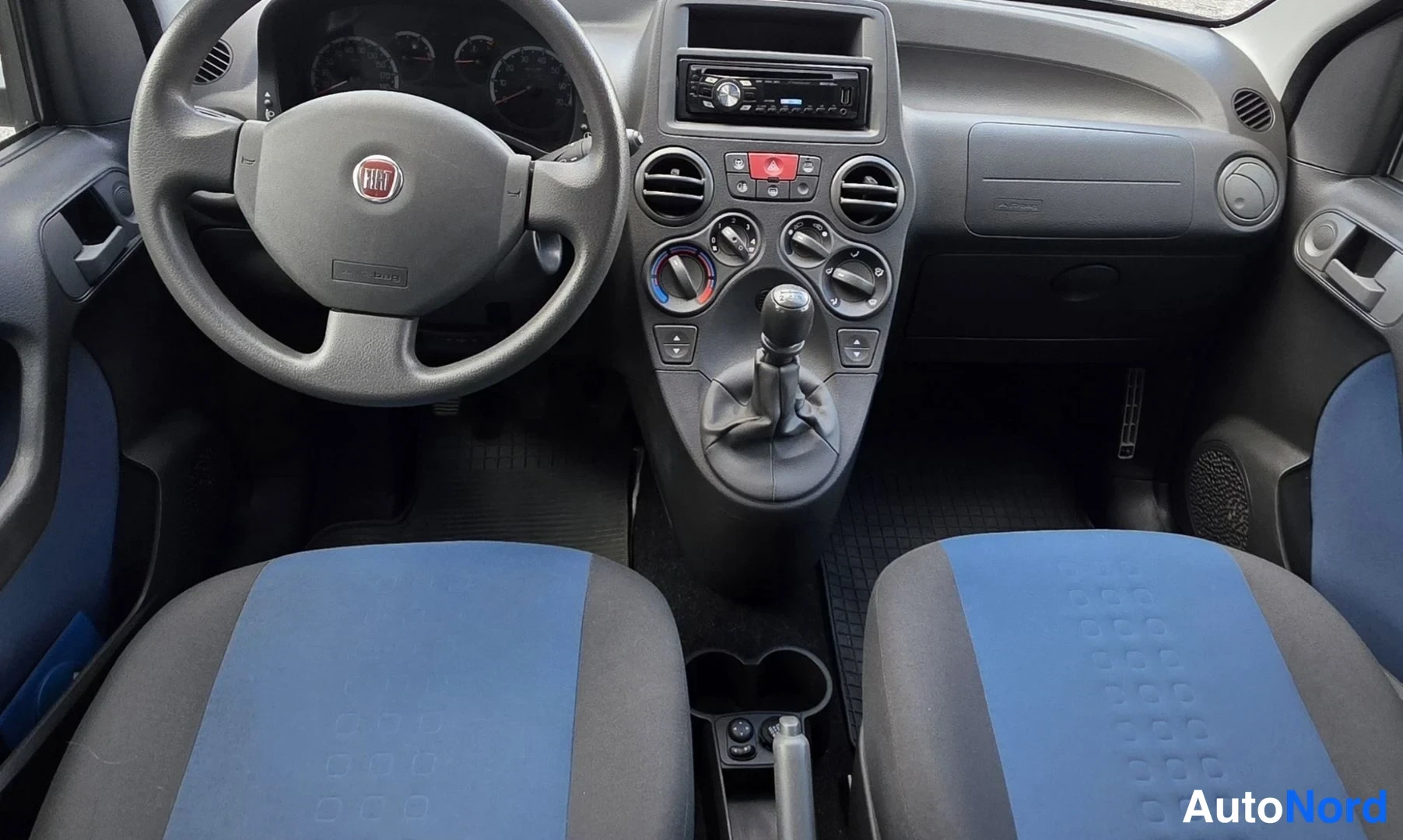 Valkoinen Fiat Panda 2010, ohjaamo, kuva 16