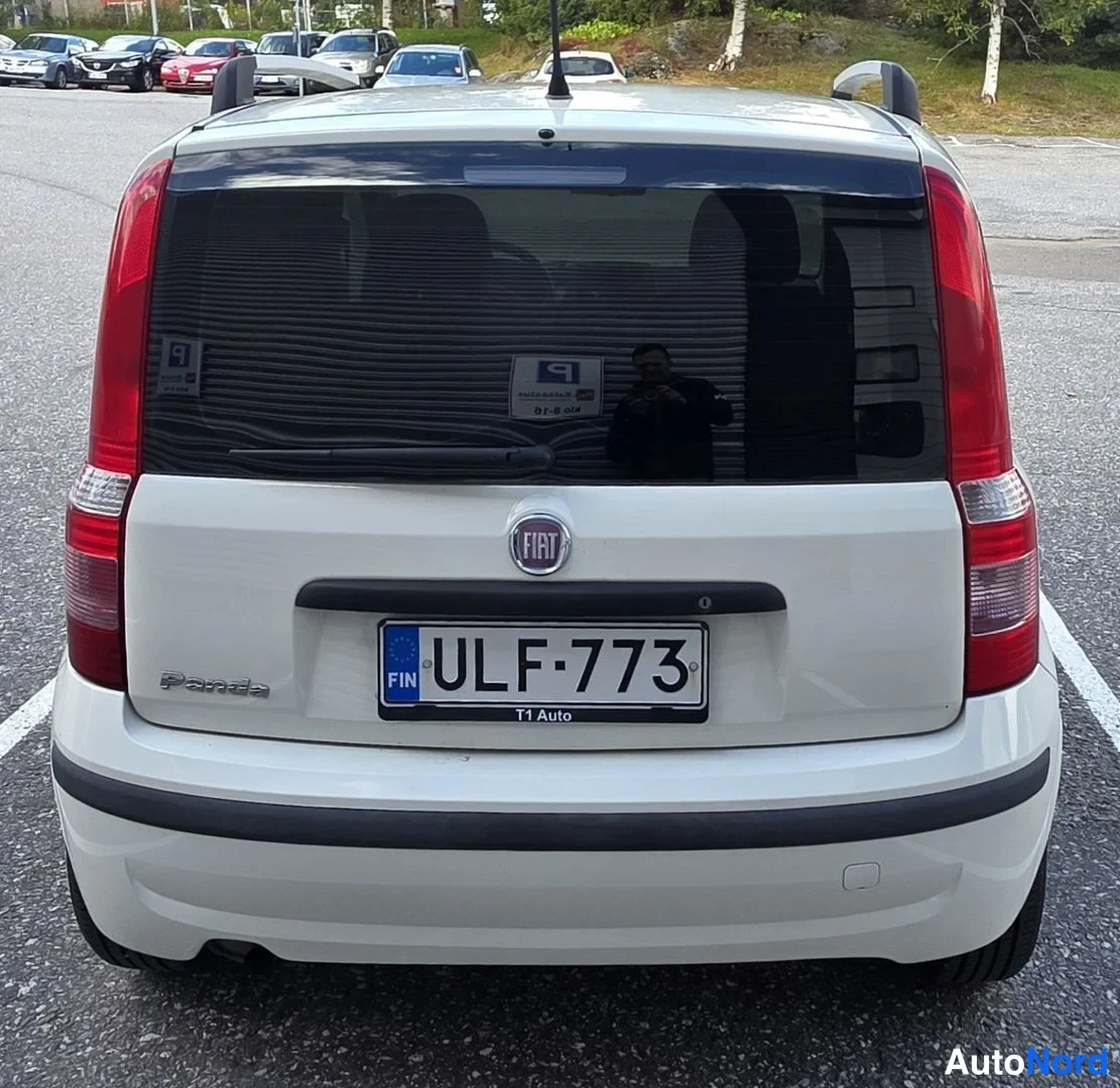 Valkoinen Fiat Panda 2010, takaa, kuva 15