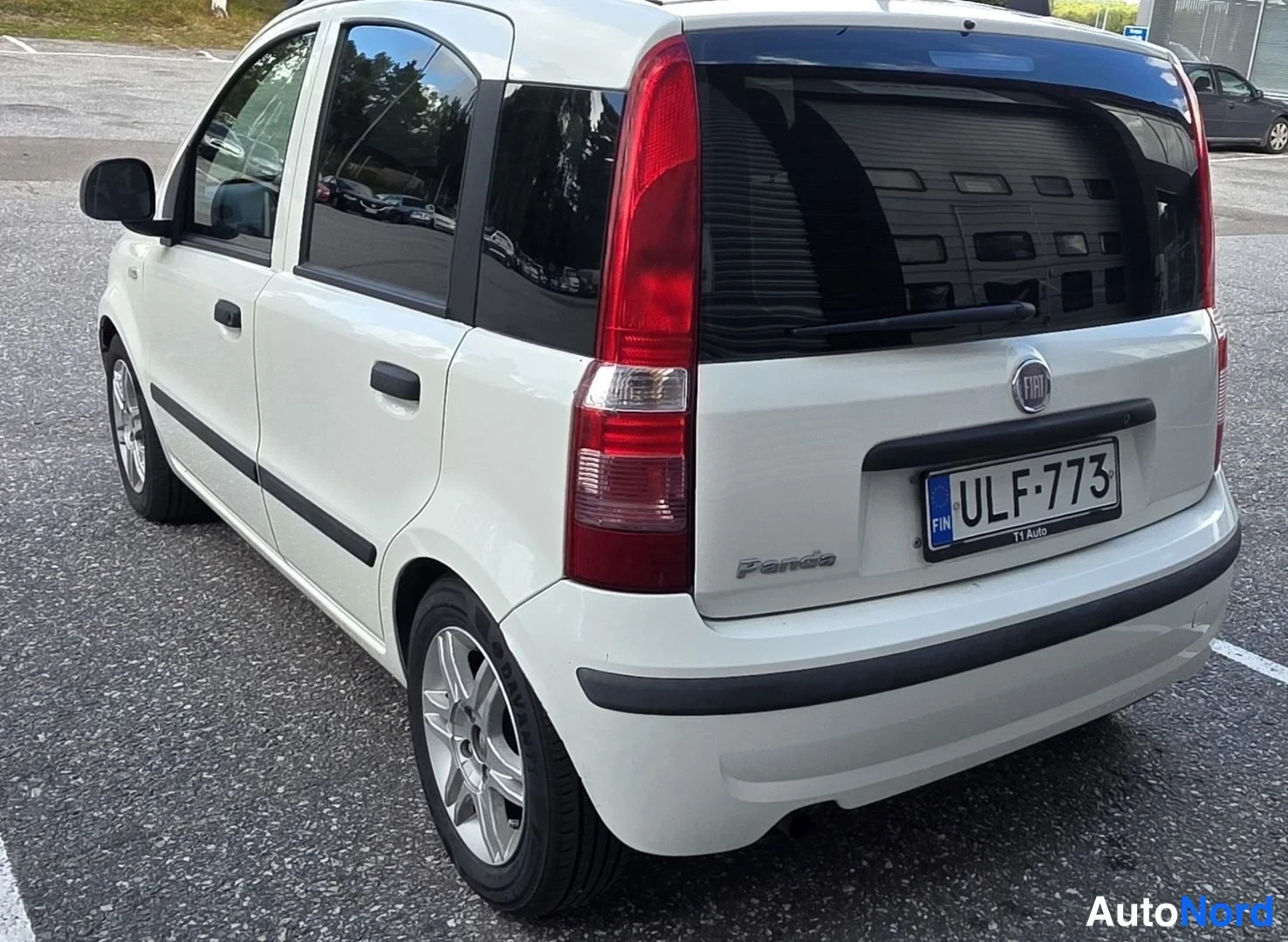 Valkoinen Fiat Panda 2010, takaviisto, kuva 11
