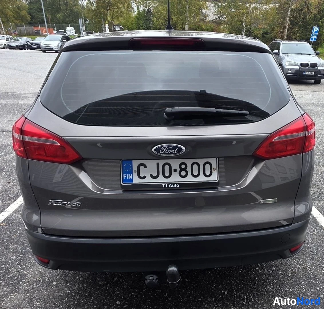Harmaa Ford Focus 2015, takaa, kuva 20
