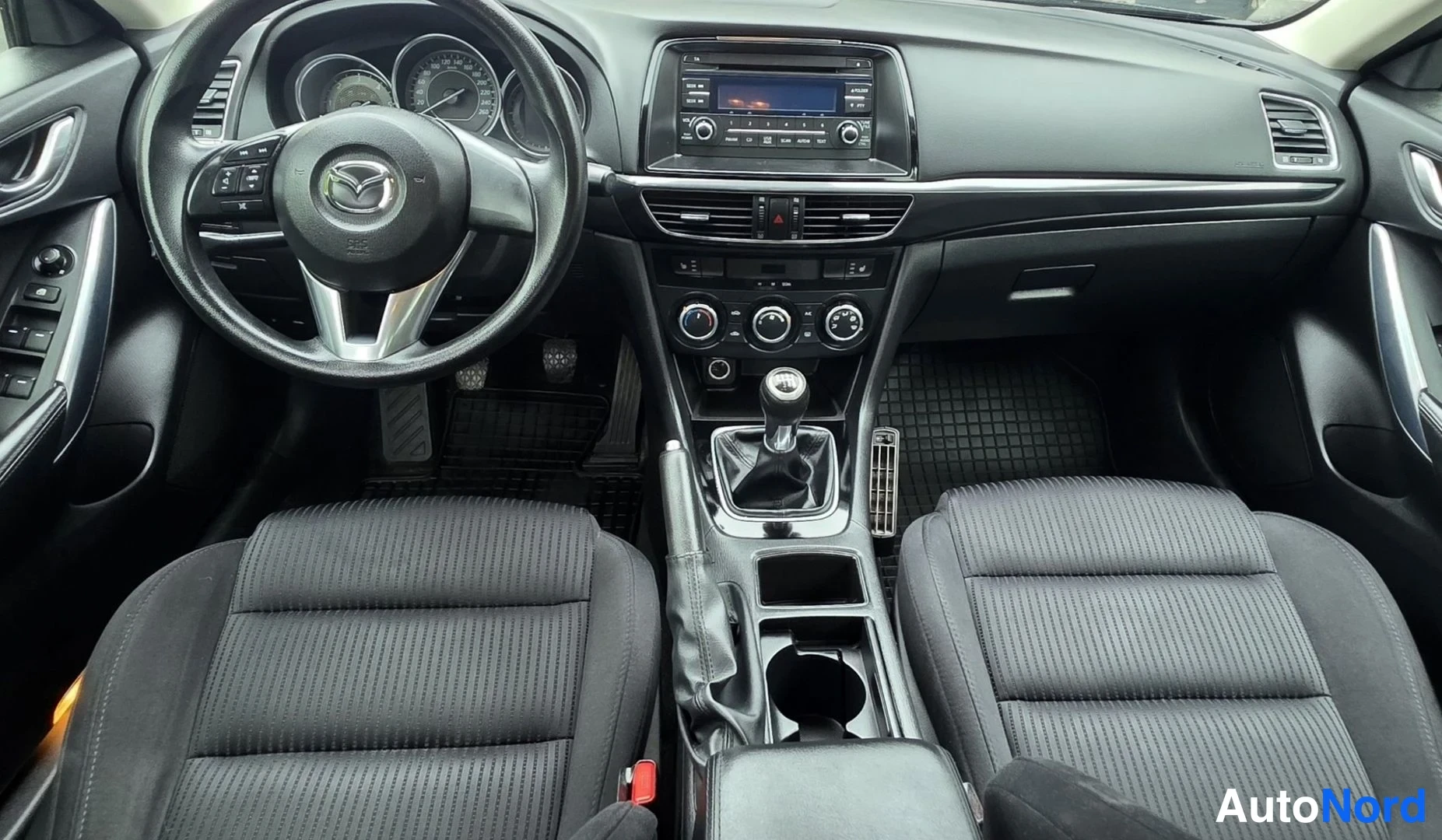 Musta Mazda 6 2014, ohjaamo, kuva 18