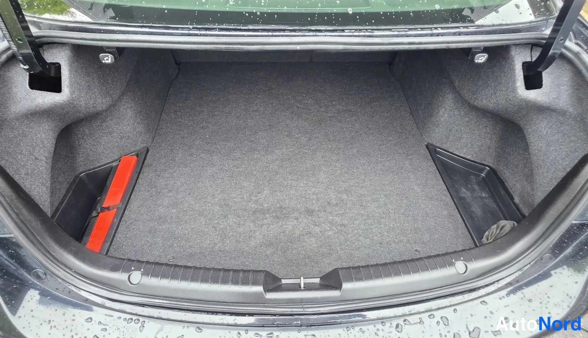 Musta Mazda 6 2014, tavaratila, kuva 22