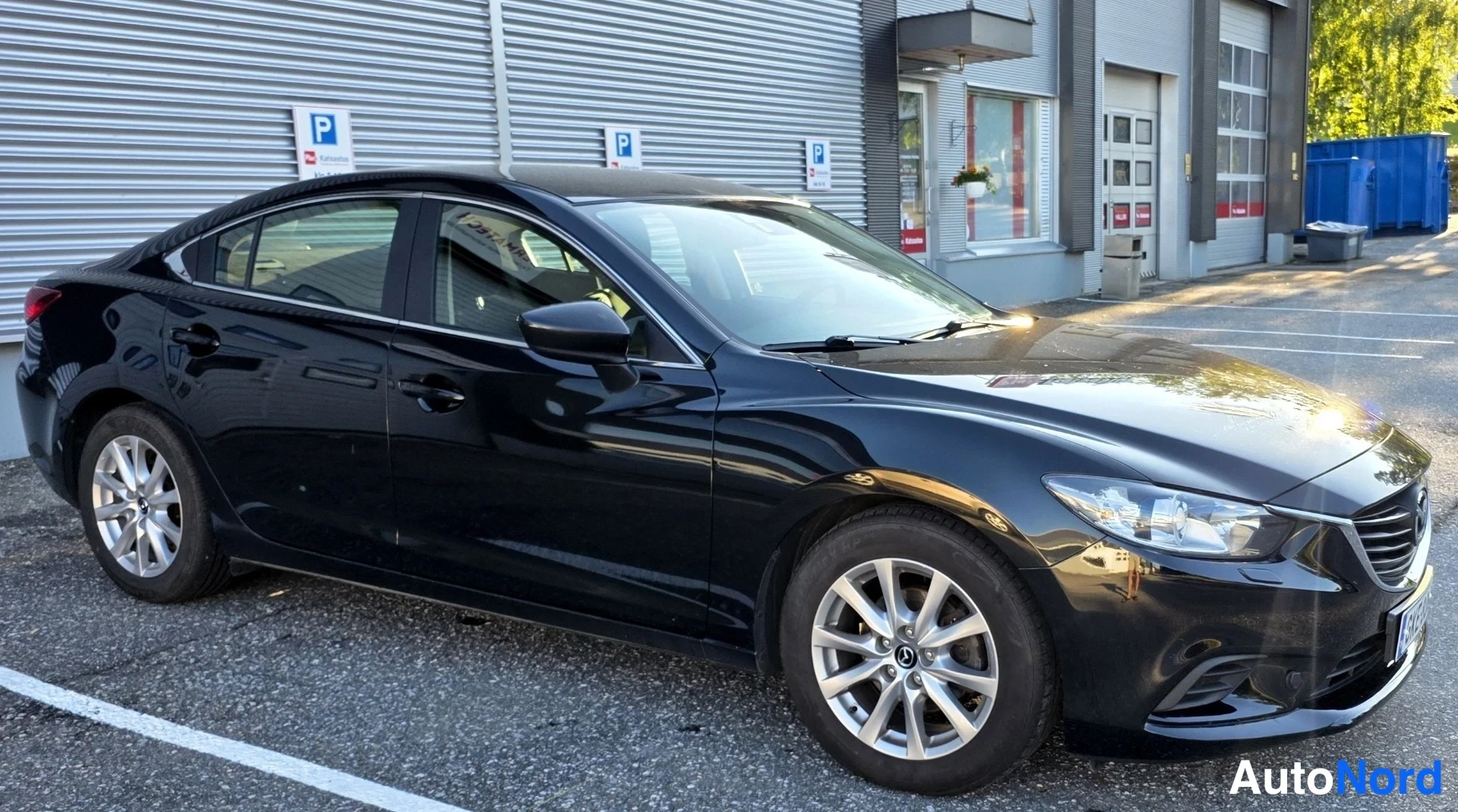 Musta Mazda 6 2014, etuviisto, keula oikealle, kuva 4